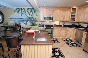 House, 6 Bedrooms | Private kitchen