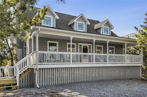 The Cottage 4 S.seventh St. SB by Long & Foster