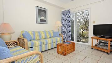 Townhome, 2 Bedrooms | Living room
