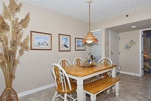 公寓式客房, 2 间卧室 | 用餐