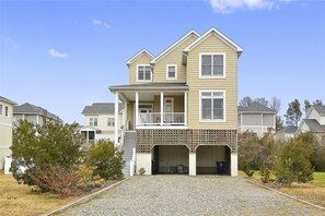 House, 6 Bedrooms | Exterior