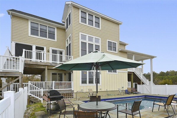 House, 6 Bedrooms | Exterior