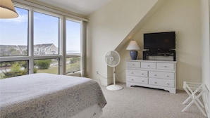 Townhome, 3 Bedrooms | 3 bedrooms, individually decorated, individually furnished, bed sheets