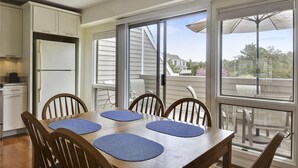 Townhome, 3 Bedrooms | Dining