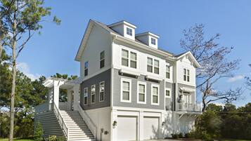 House, 4 Bedrooms | Exterior