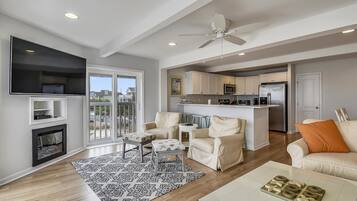 Condo, 2 Bedrooms | Living room