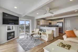 Condo, 2 Bedrooms | Living room