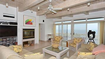 Rumah, 5 kamar tidur | Ruang keluarga