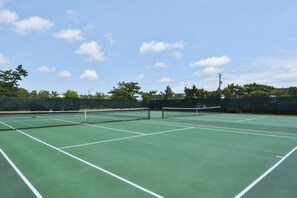 House, 4 Bedrooms | Sports court