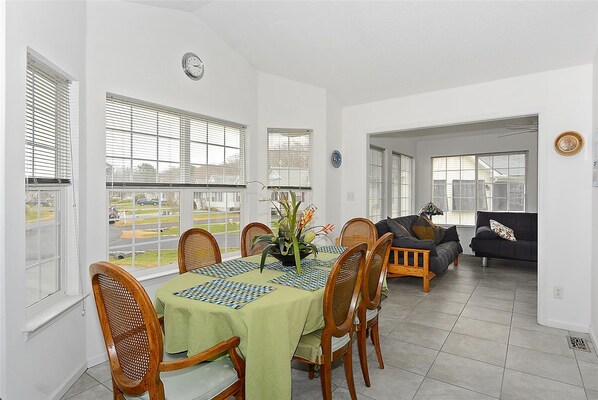 House, 3 Bedrooms | Dining