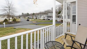 House, 3 Bedrooms | Balcony