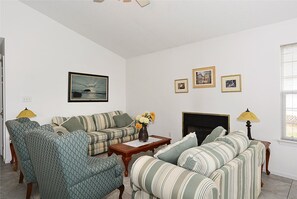 House, 3 Bedrooms | Living room