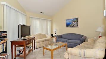 Condo, 2 Bedrooms | Living room