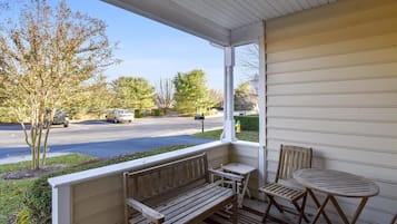 House, 4 Bedrooms | Balcony