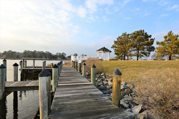 House, 4 Bedrooms | Dock - Bayside at Bethany Lakes 193 by Long & Foster (Ocean View)