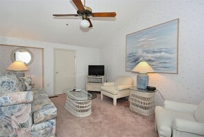 Townhome, 4 Bedrooms | Living room