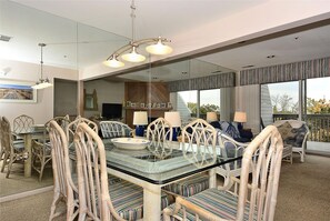 Townhome, 4 Bedrooms | Dining