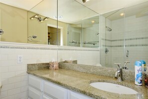 Townhome, 5 Bedrooms | Bathroom | Towels