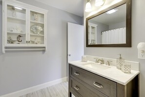 Townhome, 4 Bedrooms | Bathroom | Towels