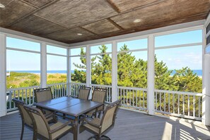 House, 6 Bedrooms | Balcony