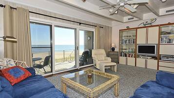 Townhouse, 5 kamar tidur | Ruang keluarga