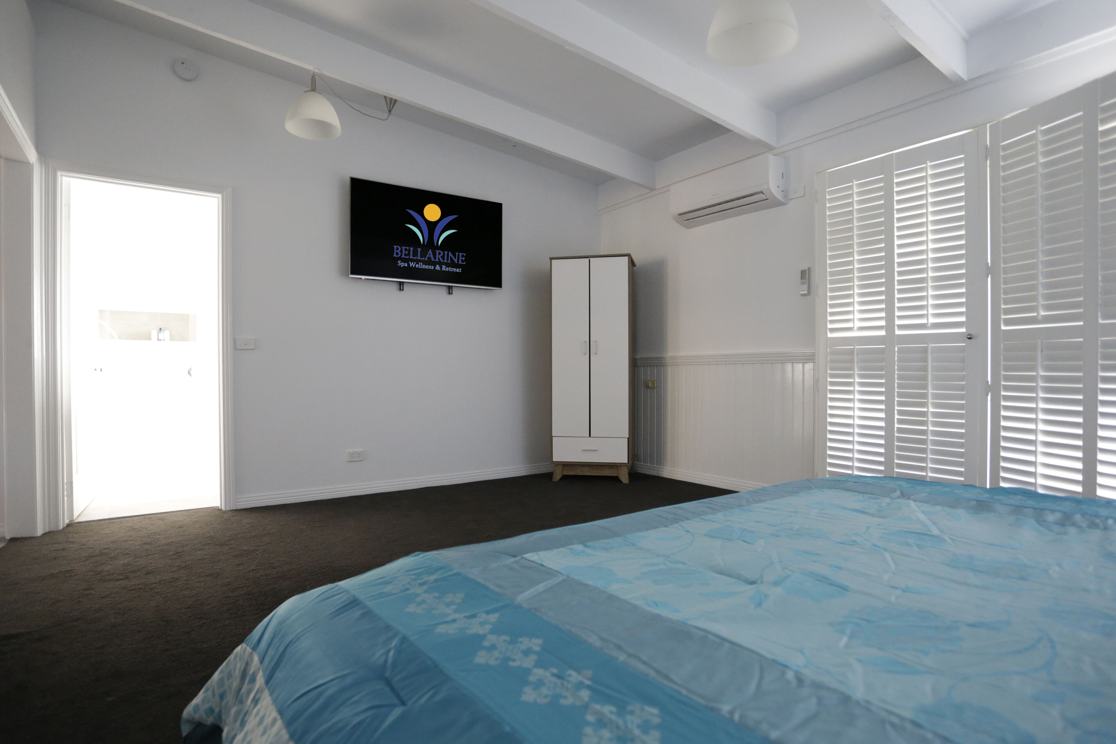 luxury room | 1 bedroom, iron/ironing board, free wifi, bed sheets