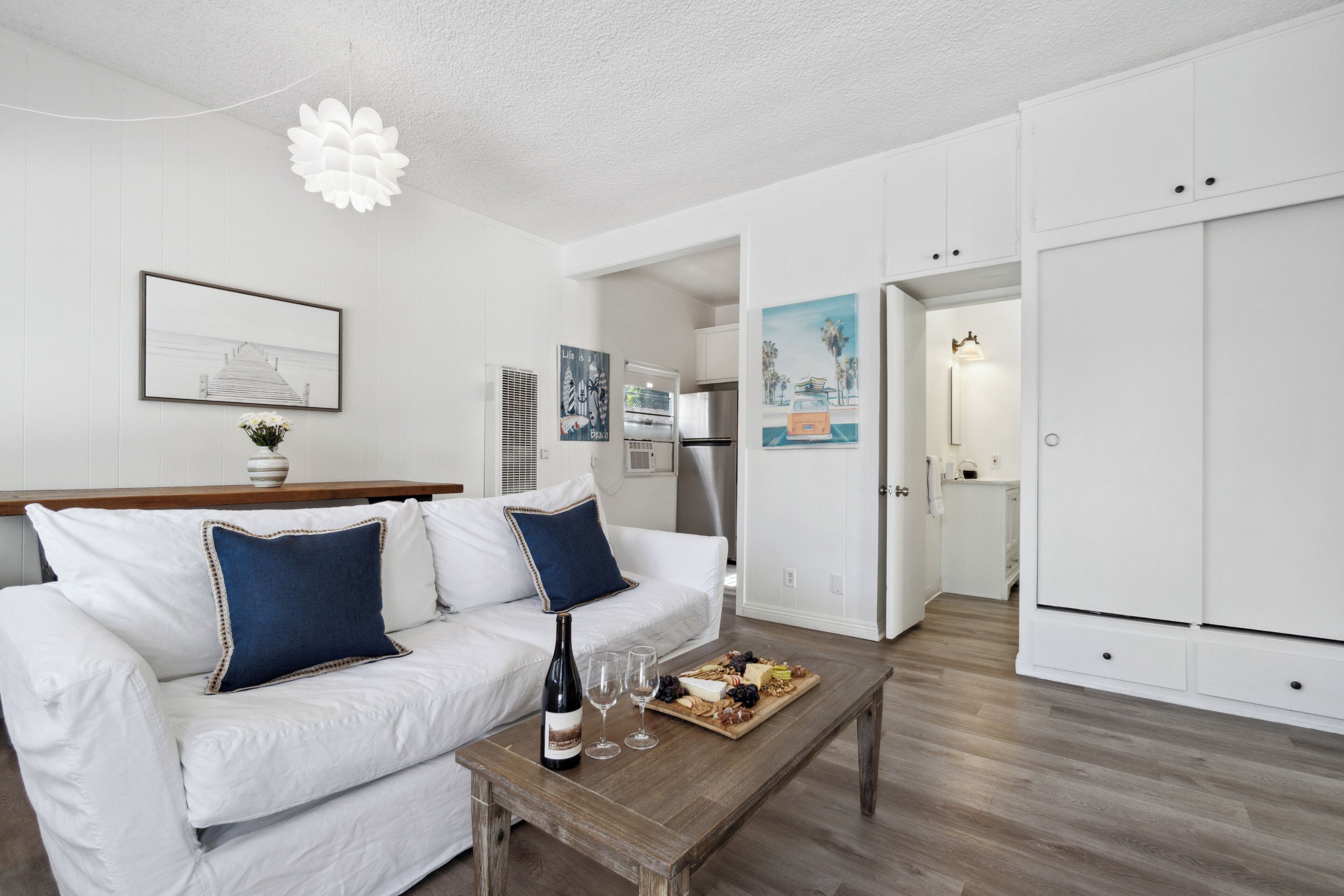 Malibu Carbon Beach Suite w/ Private Balcony walkable to Malibu Pier.
