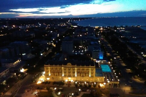 Skyscraper apartment with stunning views directly on the beach