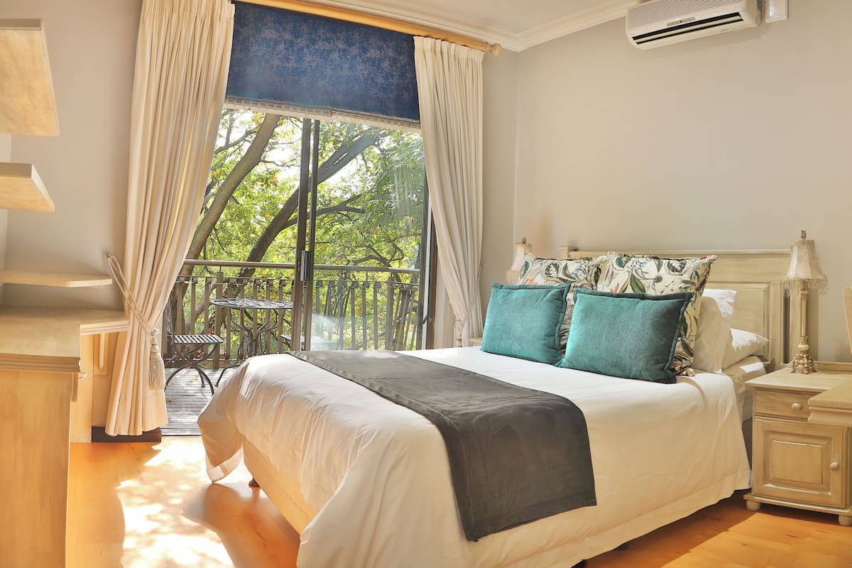 Luxury Loft | 1 bedroom, minibar, in-room safe, individually decorated