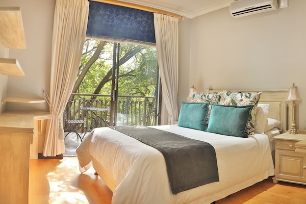 Gác Cao cấp | Minibar, két bảo mật tại phòng, trang trí khác biệt