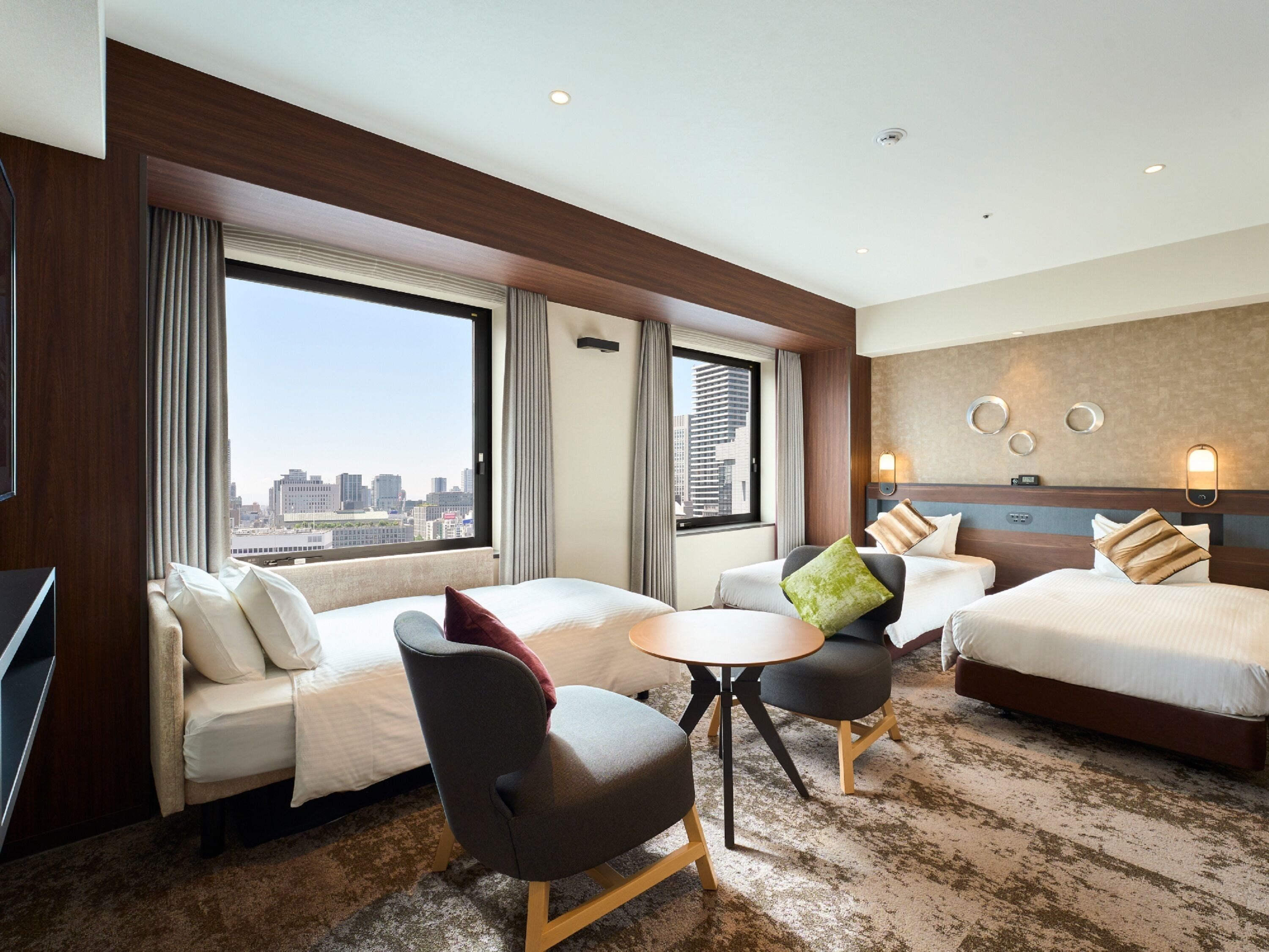 Deluxe Triple Room | In-room safe, desk, free WiFi, bed sheets