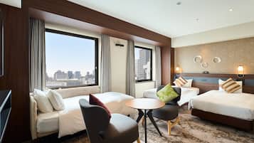 デラックス トリプルルーム | セーフティボックス (室内)、デスク、WiFi (無料)、ベッドシーツ