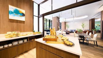 Daily buffet breakfast (JPY 1980 per person)