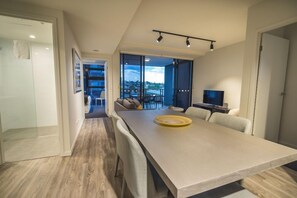 Dining - Arena Apartments (South Brisbane)