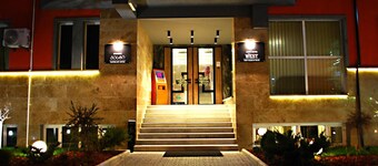 Hotel West