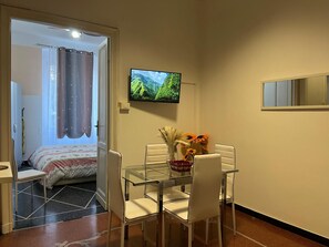 2 Schlafzimmer, Bügeleisen/Bügelbrett, Internetzugang, Bettwäsche