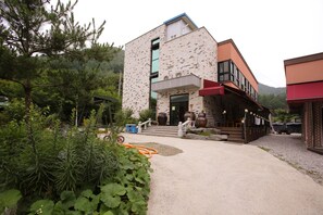 Exterior - Daedunsan Four Seasons Pension (Geumsan)