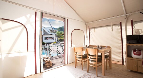 Glamping | In-room dining