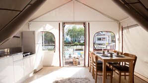 Telt (Glamping) | Spiseområde på rommet