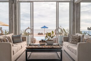 Bar-salon dans le hall