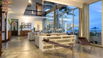Lobby-Lounge