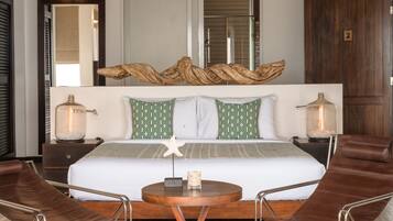 Premium-Zimmer, 1 King-Bett, Nichtraucher, Meerblick | Zimmersafe, individuell dekoriert, individuell eingerichtet