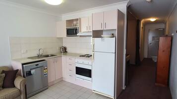 House | Private kitchen | Full-size fridge, microwave, oven, dishwasher