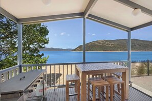 高级小屋 (Superior Cabin 6pax) | 阳台