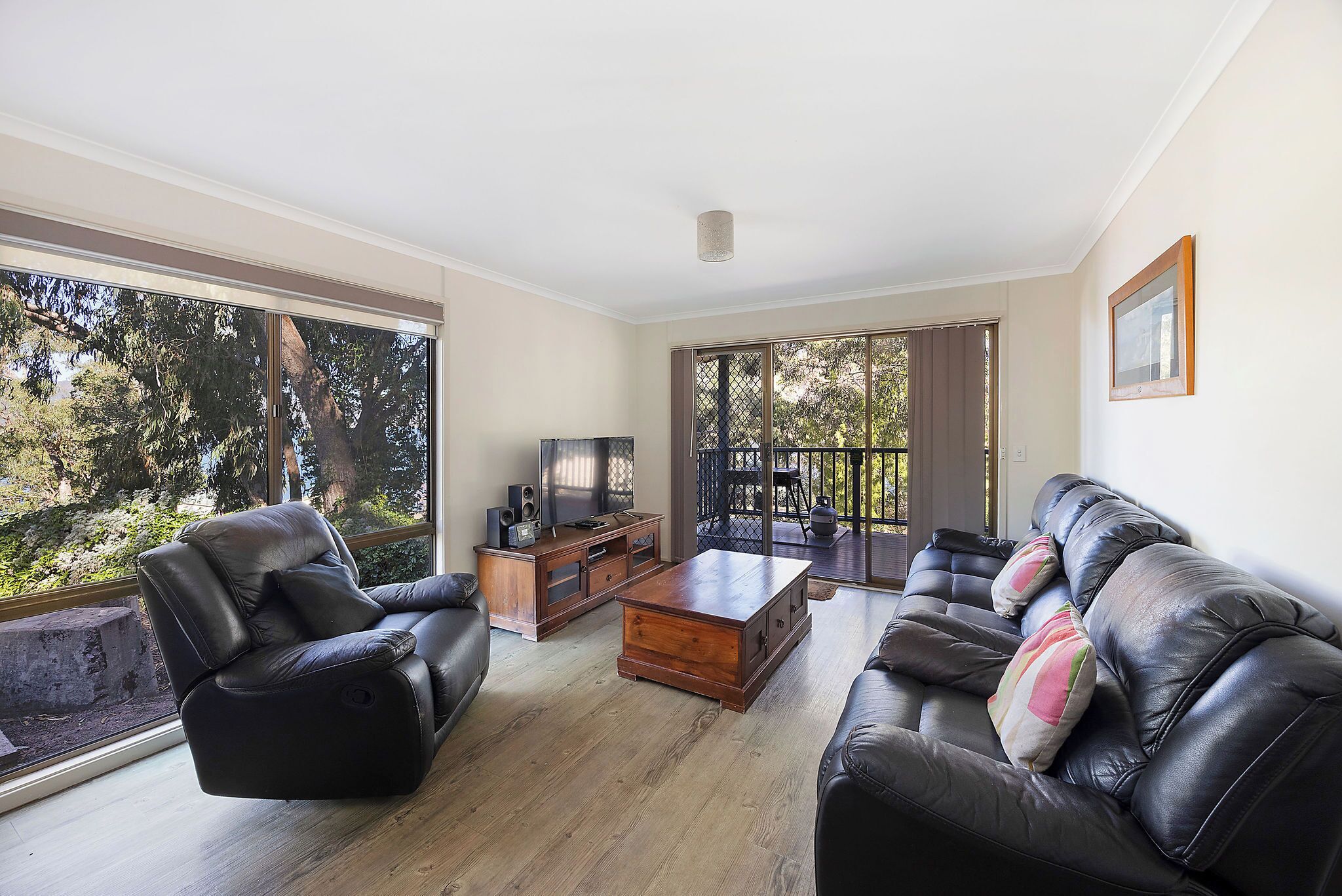 Superior Cabin - Sleeps 5 | Living area | 28-inch TV with digital channels