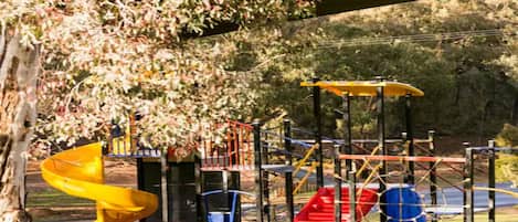 Children’s play area – outdoor