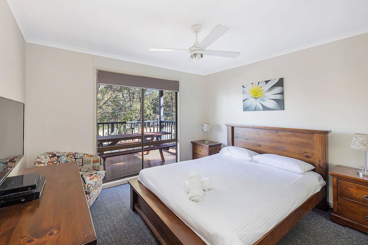 Superior Cabin - Sleeps 5