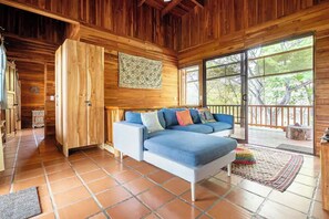 TV, DVD player, books, stereo