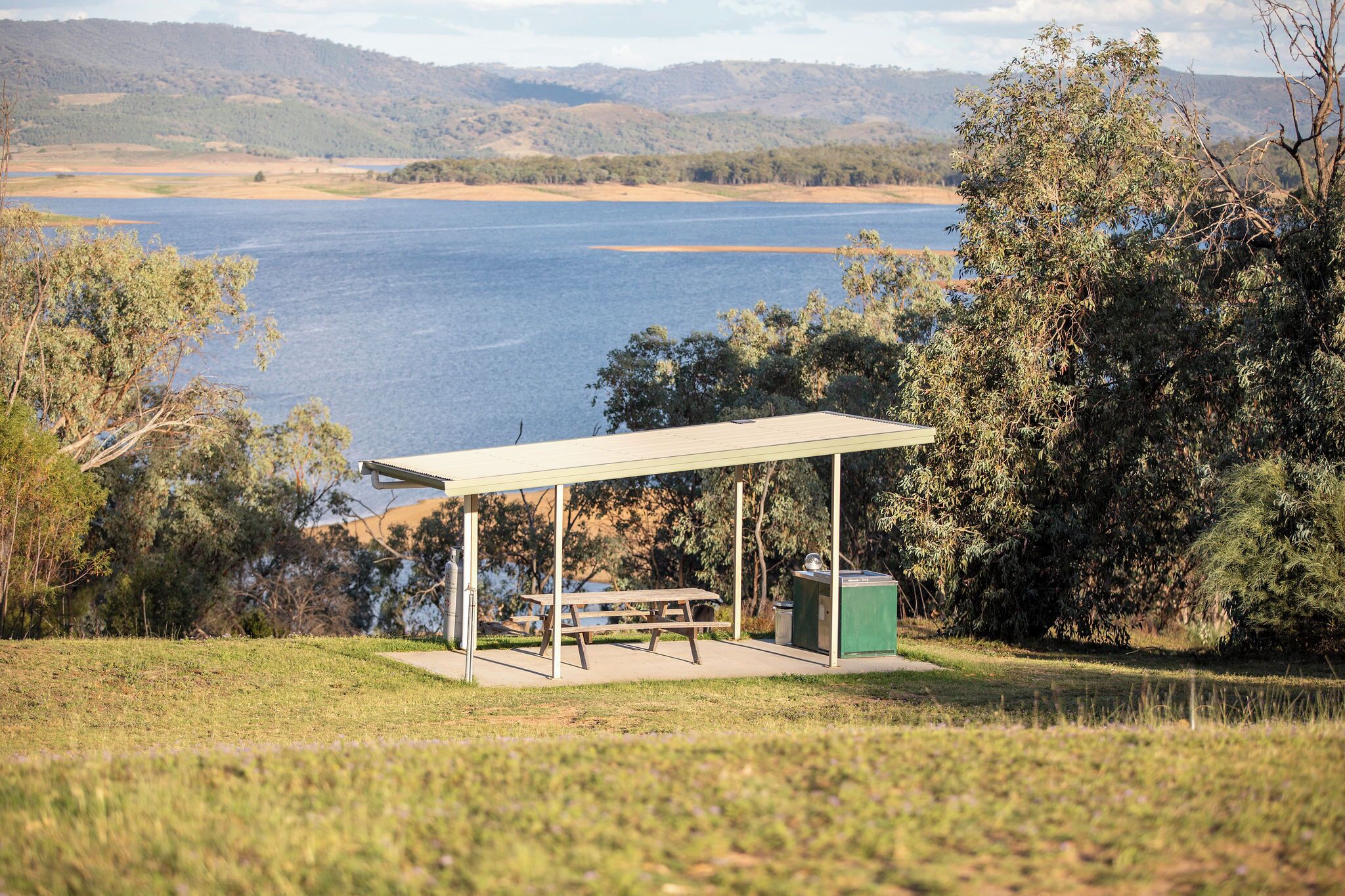 Área de parrillas y picnic