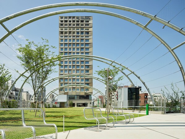 Exterior - sequence MIYASHITA PARK (Tokyo)